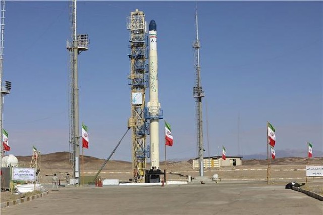إطلاق إيران صاروخاً إلى الفضاء