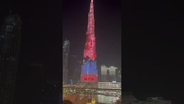 صور جورجينا على برج خليفة