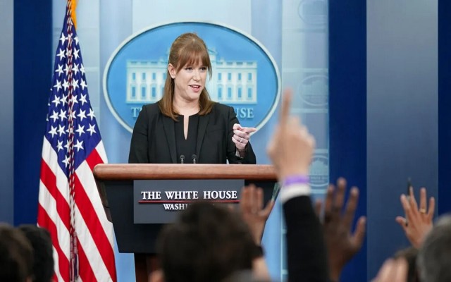 متحدثة البيت الأبيض كيت بيدنجفيلد