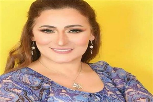 الفنانة عبير فاروق