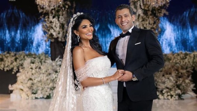 سالي عبد السلام مع زوجها