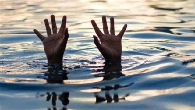 إنقاذ فتاة من الغرق - انتحار