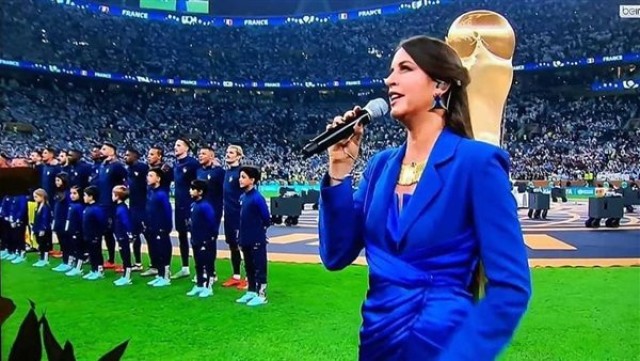 غناء فرح الديباني النشيد الفرنسي بكأس العالم