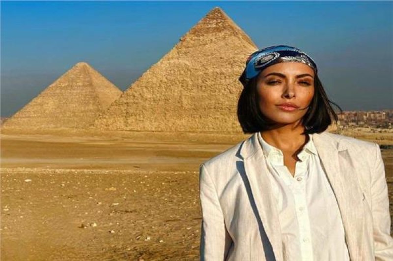ممثلة عالمية تستمتع بعطلة العام الجديد في مصر