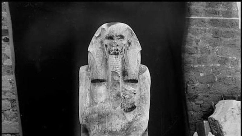المتحف المصري بالتحرير ينشر صور فريدة لتمثال الملك زوسر