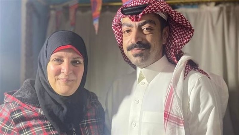 شاب سعودي يلتقي امه المصرية بعد 32 عامًا