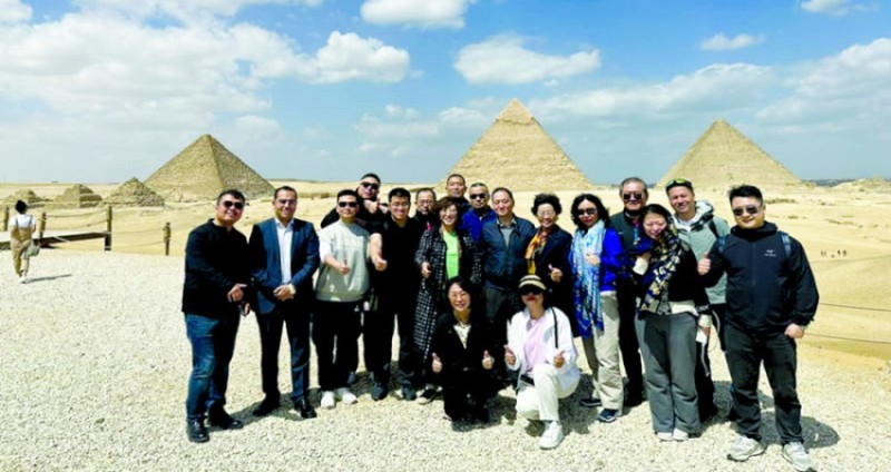مصر تتصدر قائمة الوجهات المفضلة للسياح الصينيين مع بداية العطلة
