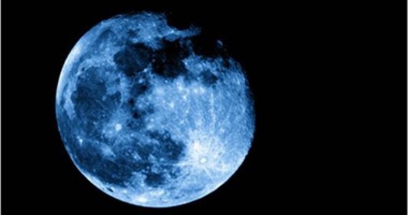 القمر الأزرق العملاق.. الأرض على موعد اليوم مع ظاهرة لن تتكرر حتى 2032
