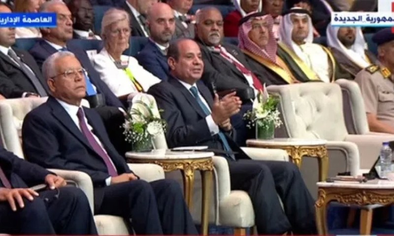 فيديو.. الرئيس السيسي يختلف مع وزير الصحة بشأن الحرية الكاملة للإنجاب