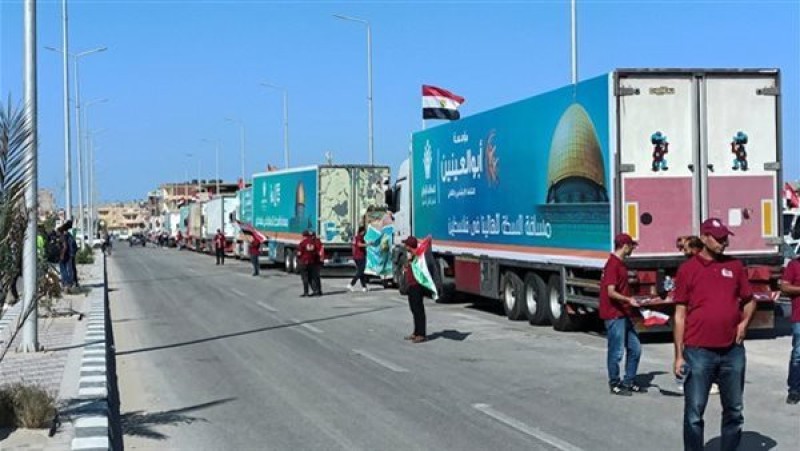 170 شاحنة أمام معبر رفح تنتظر العبور لغزة.. ودخول مستلزمات طبية وغذاء خلال ساعات