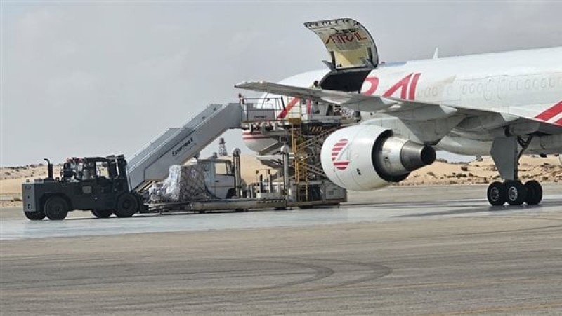 مطار العريش يستقبل 5 طائرات تحمل مساعدات إغاثية لغزة