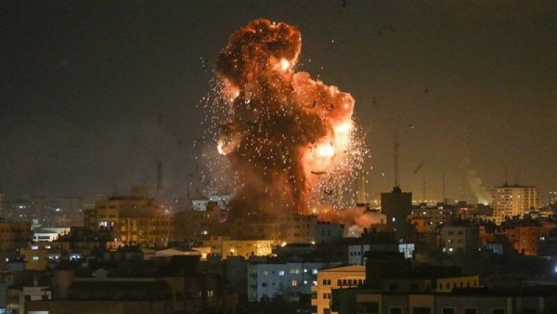 غارات اسرائيلية عنيفة علي غزة