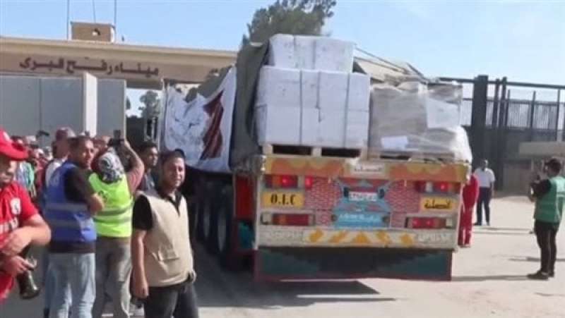 دخول 15 شاحنة من معبر رفح إلى الجانب الفلسطيني.. والإجمالي يرتفع لـ 50 اليوم