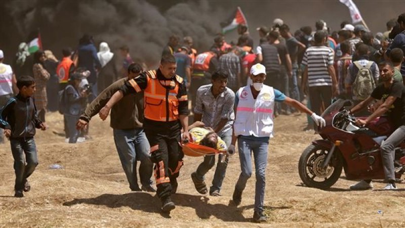 وصول 5 مصابين فلسطينيين معبر رفح البري تمهيدا لنقلهم للمستشفيات المصرية