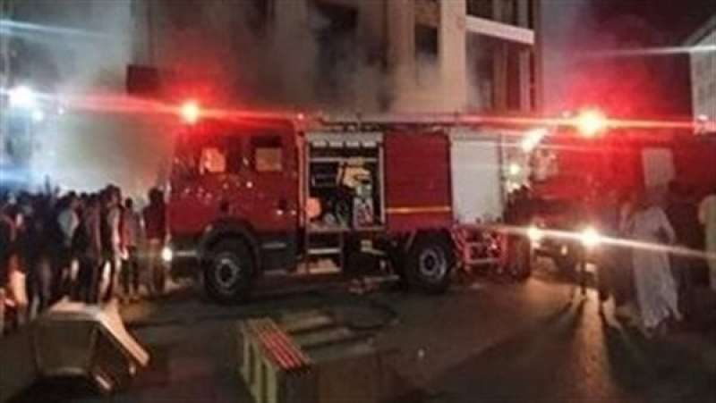 نشوب حريق داخل محل قماش بشارع المعز في القاهرة