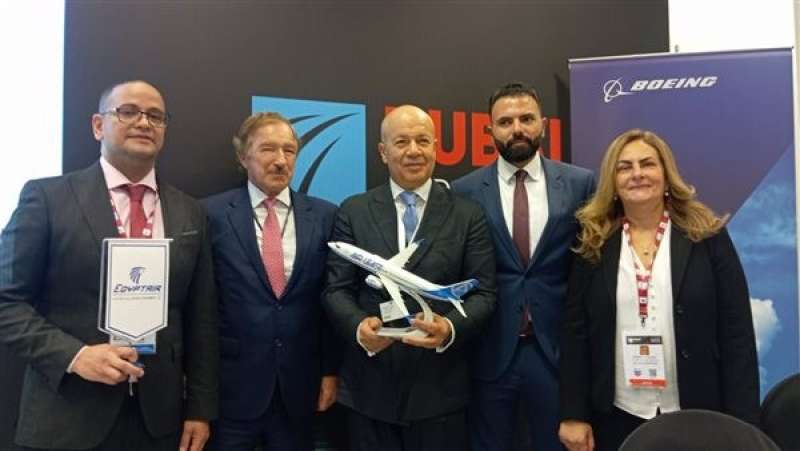 مصر للطيران تعلن صفقة انضمام 18 طائرة جديدة من طراز بوينج لأسطولها الجوي