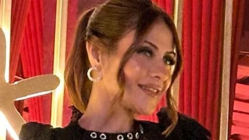 فستان هيدي كرم في افتتاح مهرجان الجونة يثير الجدل| شاهد