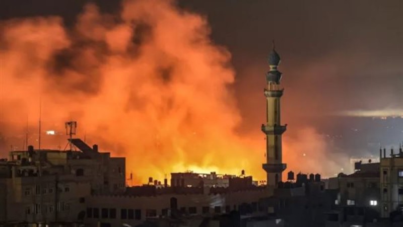 فلسطين: استشهاد 20 فلسطينيا بقصف طيران الاحتلال لمنزل في حي الصبرة بغزة