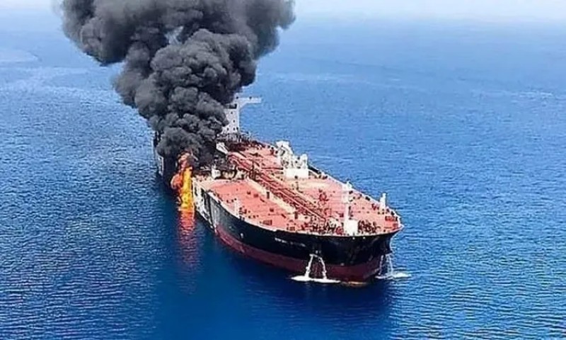 الحوثي: ضربات جديدة لسفن أمريكية وبريطانية في البحر الأحمر.. التفاصيل