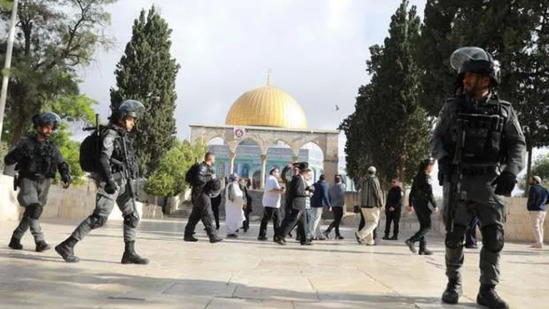 شرطة الاحتلال الإسرائيلي ترافق مستوطنين لاقتحام المسجد الأقصى